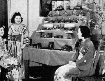 Japanese students with display of artifacts (1940) Photo: UBC A.M.S./University Archives, Totem (1940)